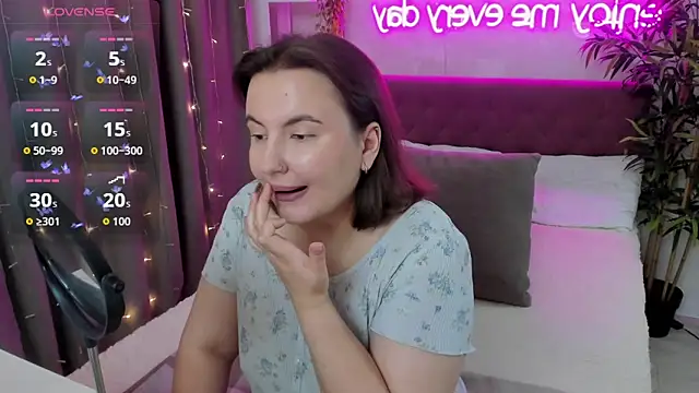 FeralPeach online show from September 2025 03:41:02 AM