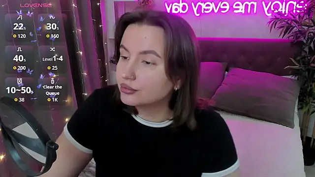 FeralPeach online show from November 2025 06:57:02 AM