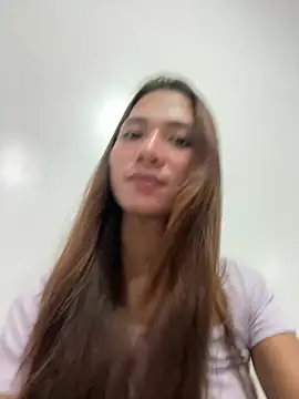Snapshot of Ur_dreamgurl05 chatting on July 2026 02:01:02 PM Ur dreamgurl05 online show from July 2026 02:01:02 PM
