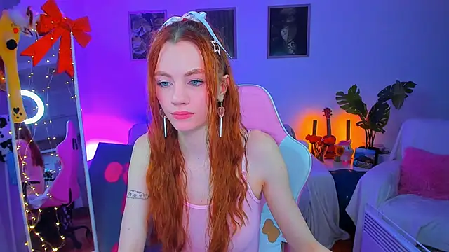 Alyssa Smitt online show from January 2025 02:20:02 AM