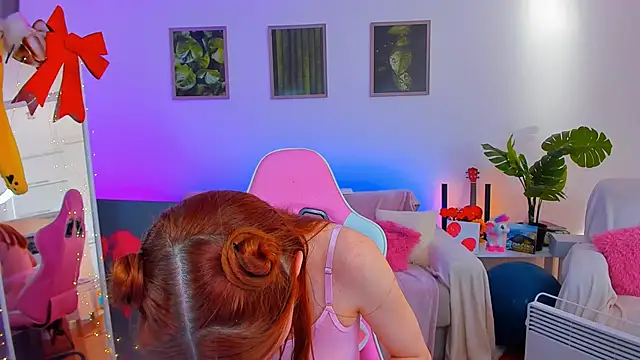 Alyssa Smitt online show from February 2025 07:45:01 AM