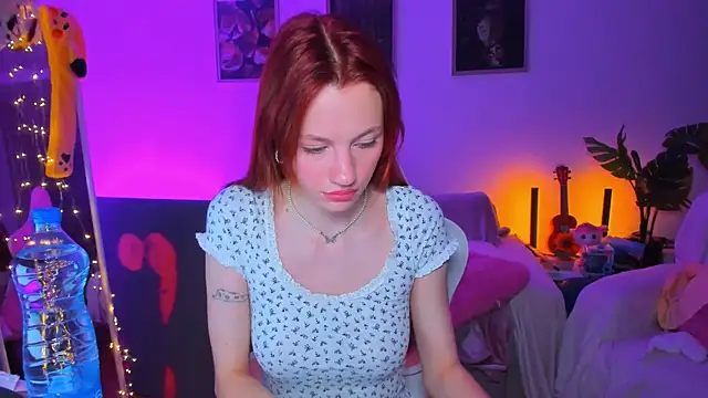 Alyssa Smitt online show from September 2025 11:59:02 PM