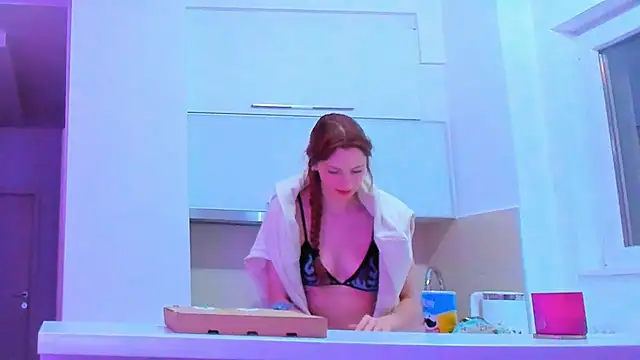 Alyssa Smitt online show from October 2025 12:08:01 AM