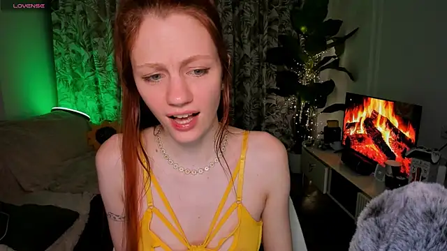Snapshot of Alyssa_Smitt chatting on July 2026 12:51:01 AM Alyssa Smitt online show from July 2026 12:51:01 AM