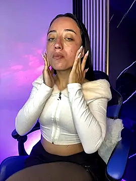 Ady 18 online show from December 2025 06:27:02 PM