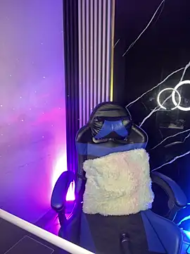 Ady 18 online show from December 2025 06:15:02 PM