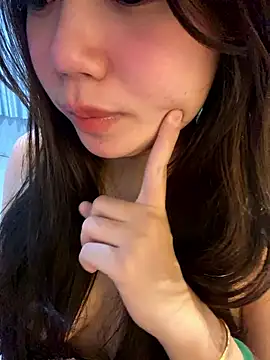 Snapshot of Hotellinh12 chatting on January 2026 06:45:01 PM Hotellinh12 online show from January 2026 06:45:01 PM