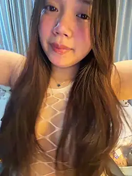 Snapshot of Hotellinh12 chatting on April 2026 11:11:02 AM Hotellinh12 online show from April 2026 11:11:02 AM