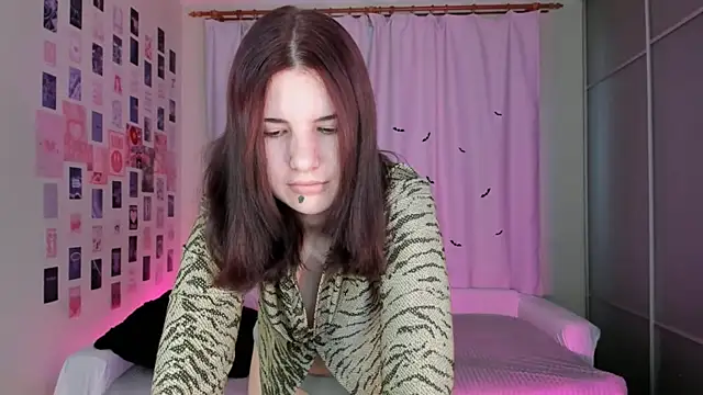 Vanessa Verona online show from October 2025 05:52:01 AM