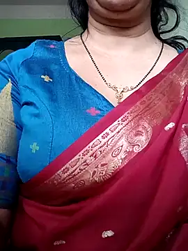 Snapshot of Rosy-B chatting on December 2024 10:13:01 AM Rosy-B online show from December 2024 10:13:01 AM