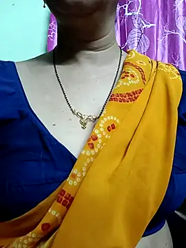 Snapshot of Rosy-B chatting on April 2026 11:13:02 PM Rosy-B online show from April 2026 11:13:02 PM