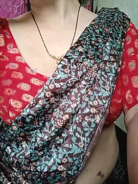 Snapshot of Rosy-B chatting on May 2026 11:12:03 PM Rosy-B online show from May 2026 11:12:03 PM