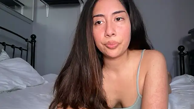 Snapshot of LorenaAnderson chatting on May 2026 11:37:01 AM LorenaAnderson online show from May 2026 11:37:01 AM