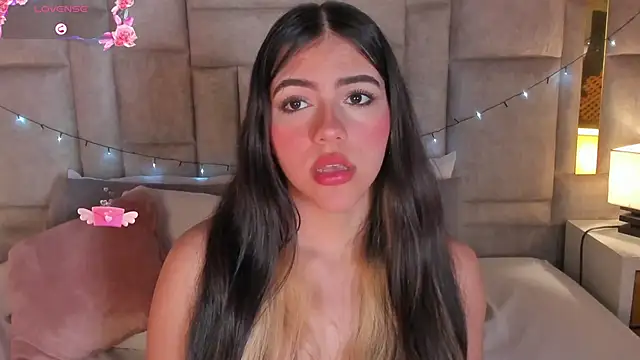 SofiScott  online show from January 2025 09:00:01 PM