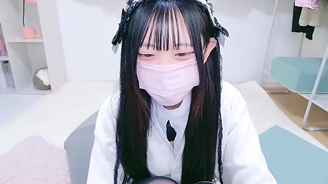 Snapshot of Suzu_ch_xx chatting on December 2024 04:37:01 PM Suzu ch xx online show from December 2024 04:37:01 PM