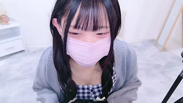 Snapshot of Suzu_ch_xx chatting on December 2024 09:40:01 PM Suzu ch xx online show from December 2024 09:40:01 PM