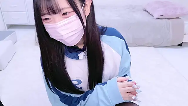 Snapshot of Suzu_ch_xx chatting on January 2025 06:35:01 PM Suzu ch xx online show from January 2025 06:35:01 PM