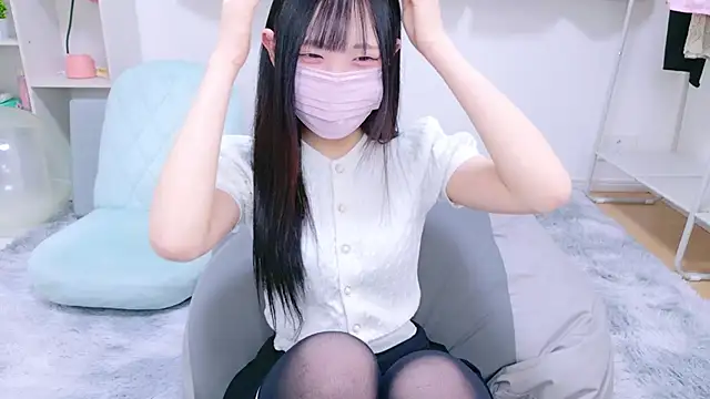 Snapshot of Suzu_ch_xx chatting on January 2025 01:54:01 PM Suzu ch xx online show from January 2025 01:54:01 PM