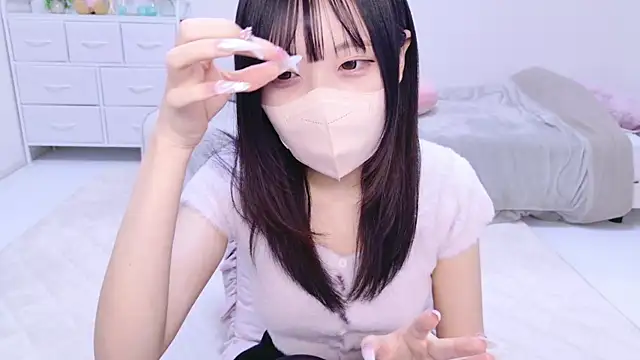 Snapshot of Suzu_ch_xx chatting on February 2025 07:05:02 PM Suzu ch xx online show from February 2025 07:05:02 PM