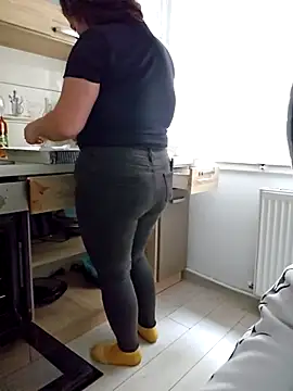 Snapshot of Aian09 chatting on September 2025 11:37:02 AM Aian09 online show from September 2025 11:37:02 AM