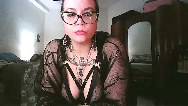 AliceBehind online show from March 2026 07:58:01 PM