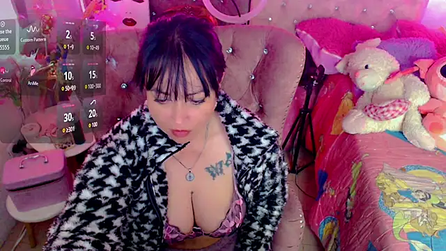 Snapshot of martina_bk chatting on November 2025 11:26:01 PM martina bk online show from November 2025 11:26:01 PM