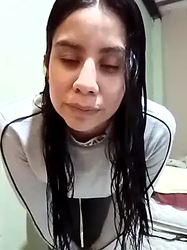 Michellluxo online show from April 2026 12:56:01 AM