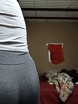 Michellluxo online show from April 2026 09:12:02 PM