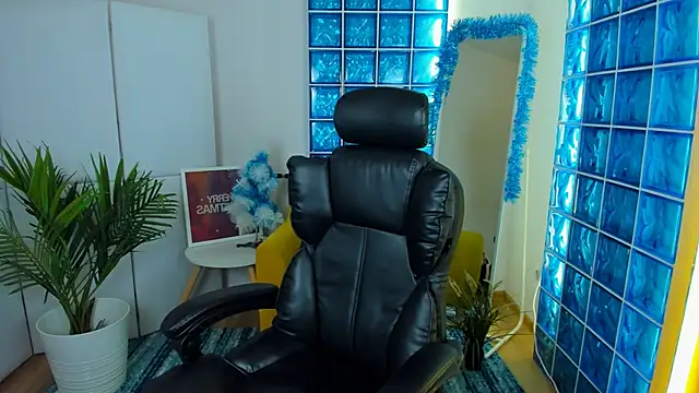 Mia Cheers online show from December 2024 01:44:01 PM