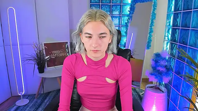 Mia Cheers online show from December 2024 01:54:02 PM