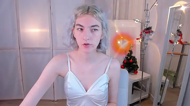 Mia Cheers online show from December 2024 01:28:02 PM