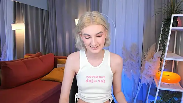 Mia Cheers online show from March 2025 01:59:02 PM