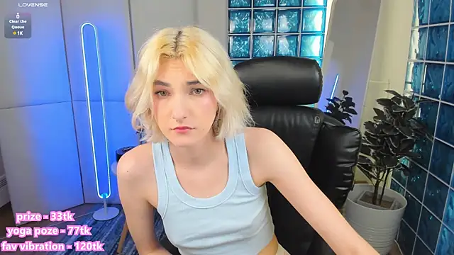 Mia Cheers online show from March 2025 04:53:01 PM