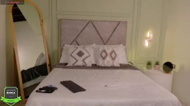  Miss Kimm online show from April 2026 01:14:02 PM