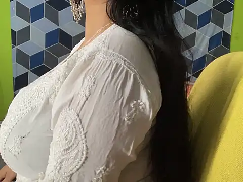 Snapshot of Aishwarya_101_ chatting on January 2025 05:32:01 PM Aishwarya 101 online show from January 2025 05:32:01 PM