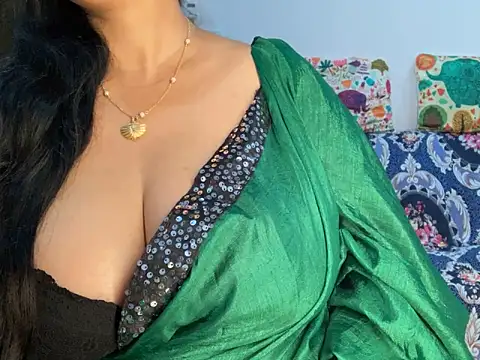 Snapshot of Aishwarya_101_ chatting on October 2025 05:46:02 PM Aishwarya 101 online show from October 2025 05:46:02 PM