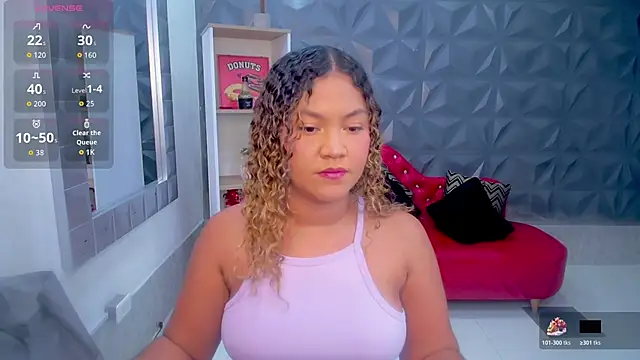 Cristal War online show from November 2025 10:20:02 PM