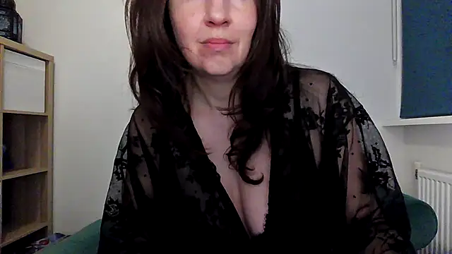 Ella Next Door online show from December 2025 07:54:02 PM