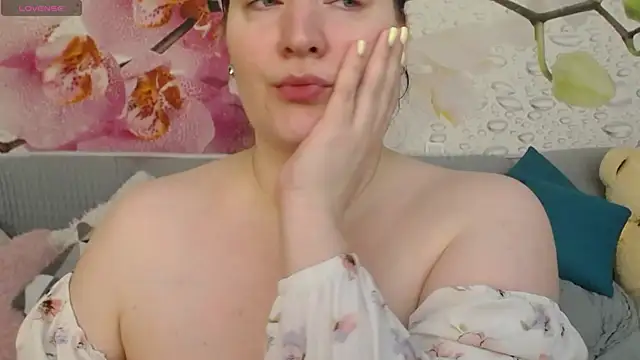 Nataly cute online show from April 2026 06:13:02 PM