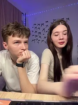 CoddleWeeper  online show from March 2026 05:40:01 PM