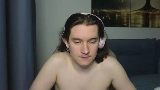 Snapshot of MoreRealAlex chatting on June 2026 03:52:02 AM MoreRealAlex online show from June 2026 03:52:02 AM