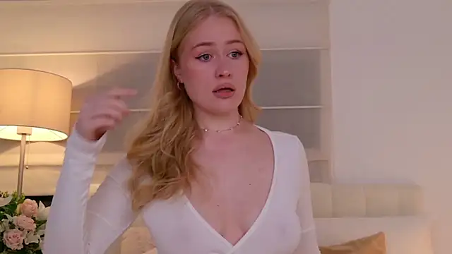 JuliaJaee online show from March 2026 06:34:02 PM