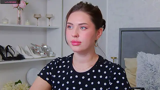 Snapshot of Alexyena chatting on December 2024 04:17:01 PM Alexyena online show from December 2024 04:17:01 PM