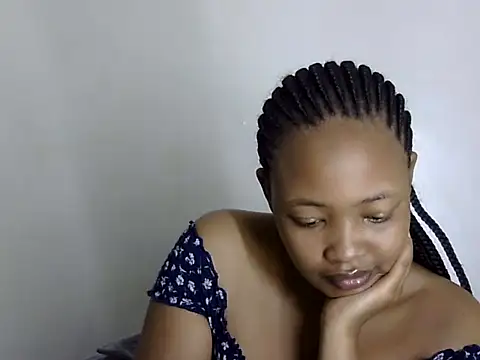 Snapshot of Q_amor2 chatting on December 2024 08:28:01 PM Q amor2 online show from December 2024 08:28:01 PM