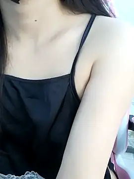 Snapshot of _Linez_ chatting on September 2025 05:45:01 PM  Linez  online show from September 2025 05:45:01 PM