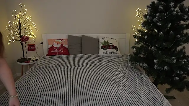 MagicPeachh  online show from December 2024 07:04:01 AM