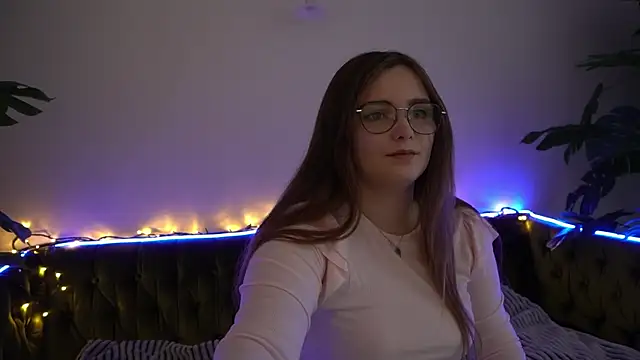 MagicPeachh  online show from December 2024 12:06:01 PM