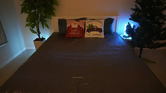 Snapshot of MagicPeachh_ chatting on December 2025 06:53:02 AM MagicPeachh online show from December 2025 06:53:02 AM