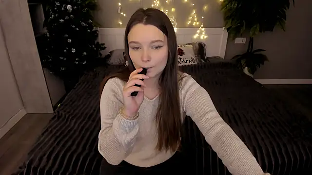 Snapshot of MagicPeachh_ chatting on January 2026 01:37:02 PM MagicPeachh online show from January 2026 01:37:02 PM