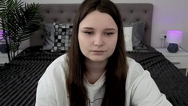 Snapshot of MagicPeachh_ chatting on March 2026 07:23:01 AM MagicPeachh online show from March 2026 07:23:01 AM